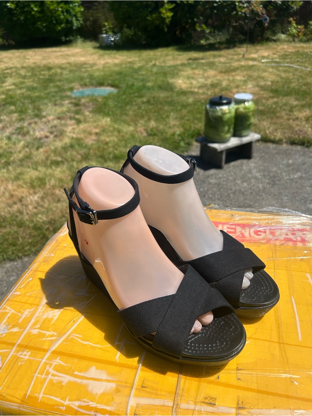 Crocs Leigh II Cross Strap Strappy Ankle Wedge Sandals Black Women’s Size 10 - Picture 5 of 16